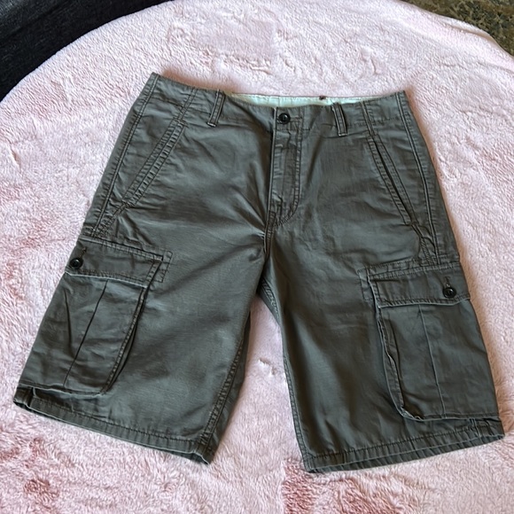 NWT Levi’s men’s cargo shorts size 30 - Picture 1 of 12